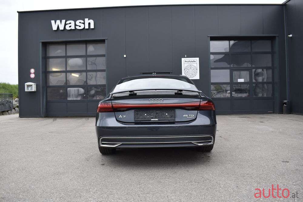 2019' Audi A7 photo #5