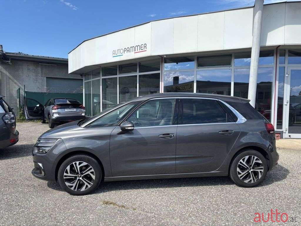 2019' Citroen C4 Picasso photo #2