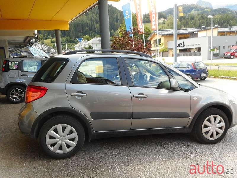 2014' Suzuki SX4 photo #3