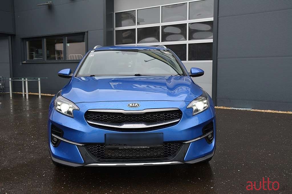 2021' Kia XCeed photo #2