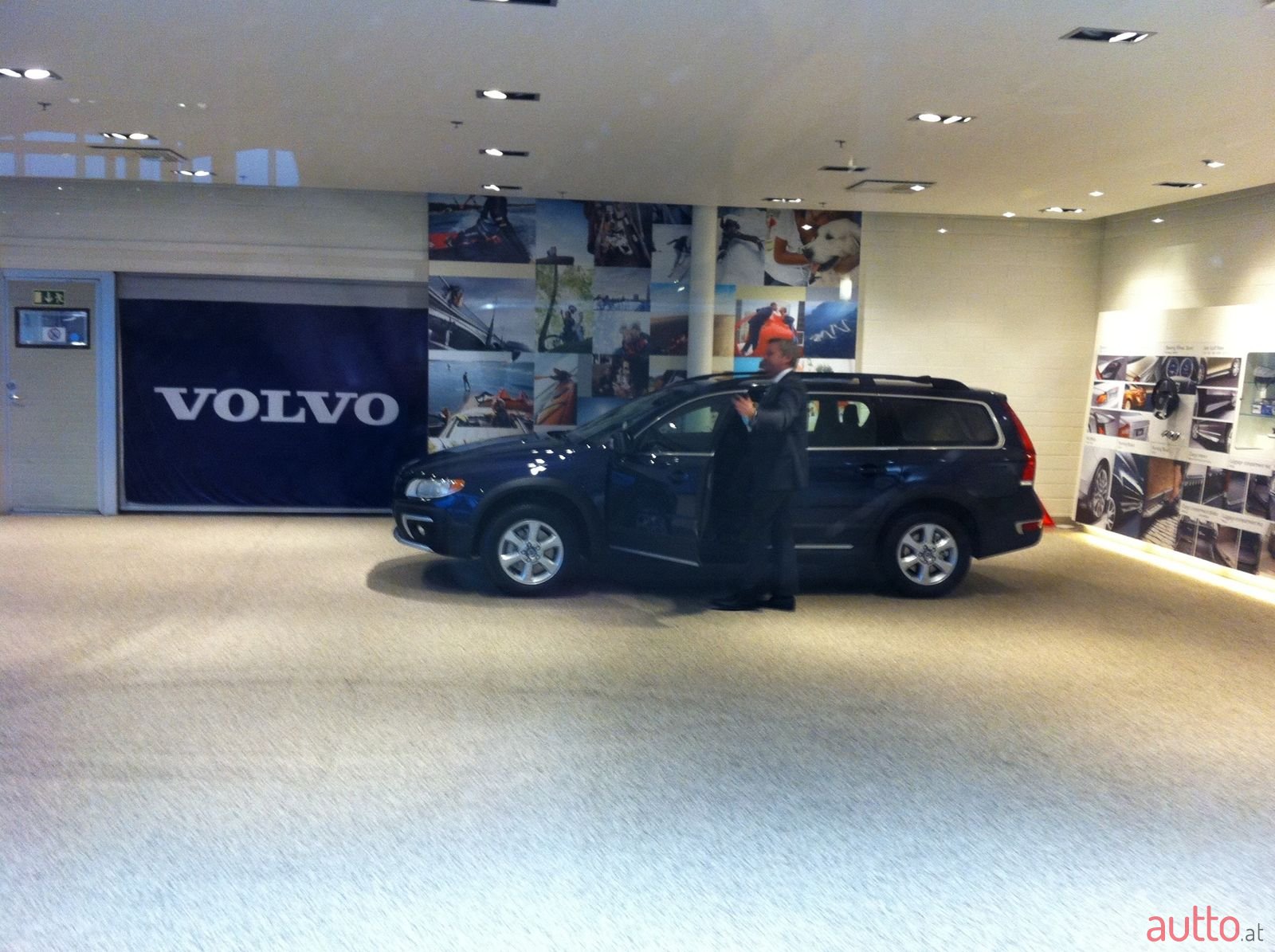 2014' Volvo XC70 AWD , aux engine heater. photo #3