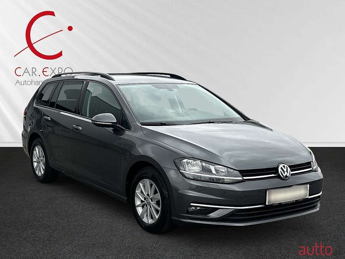 2020' Volkswagen Golf photo #2