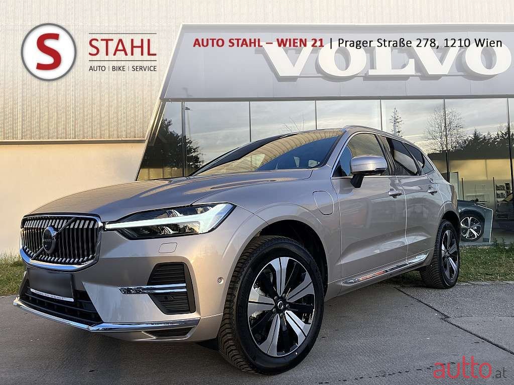 2023' Volvo XC60 photo #1