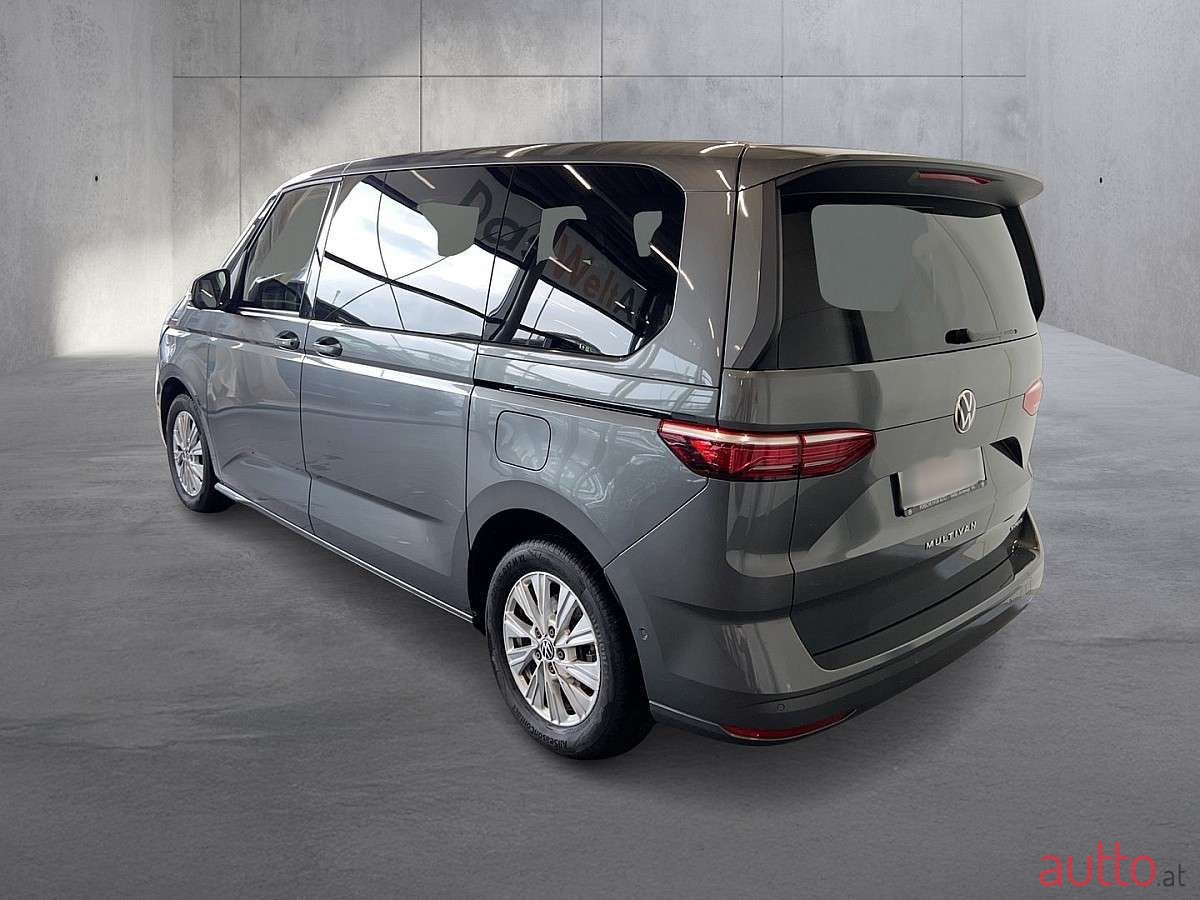 2021' Volkswagen Multivan photo #3
