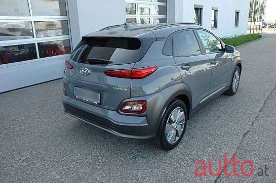 2020' Hyundai Kona photo #3