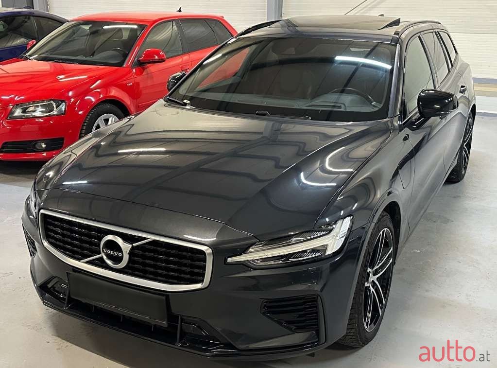 2019' Volvo V60 photo #1