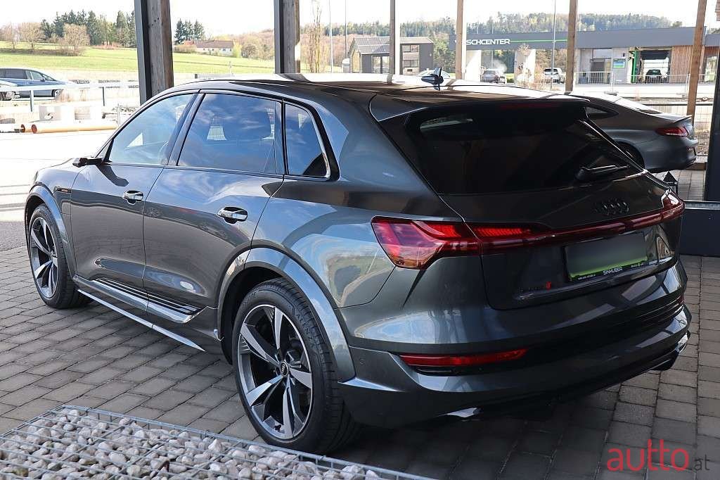 2022' Audi e-tron photo #3