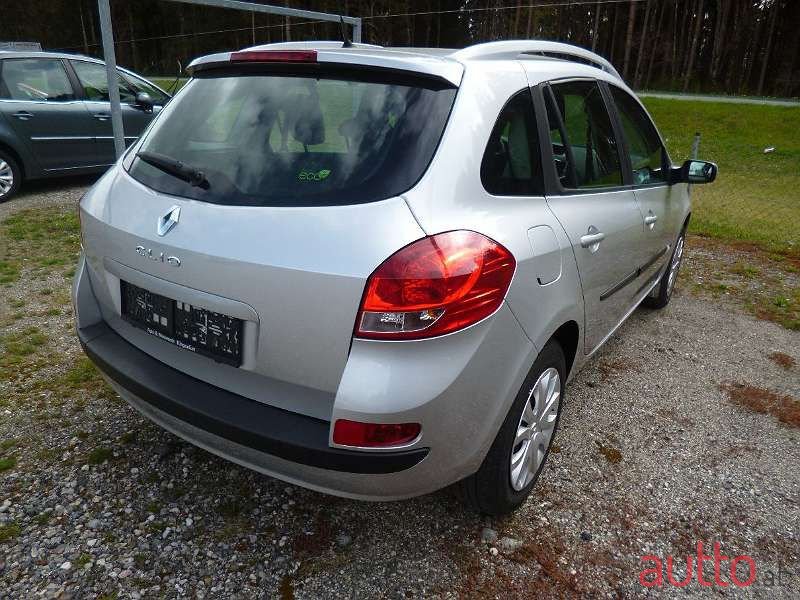 2008' Renault Clio photo #3