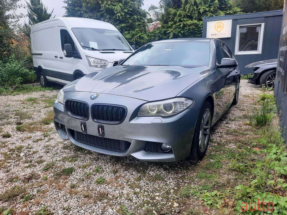 2011' BMW 5Er-Reihe photo #2
