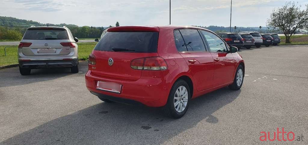 2009' Volkswagen Golf photo #4