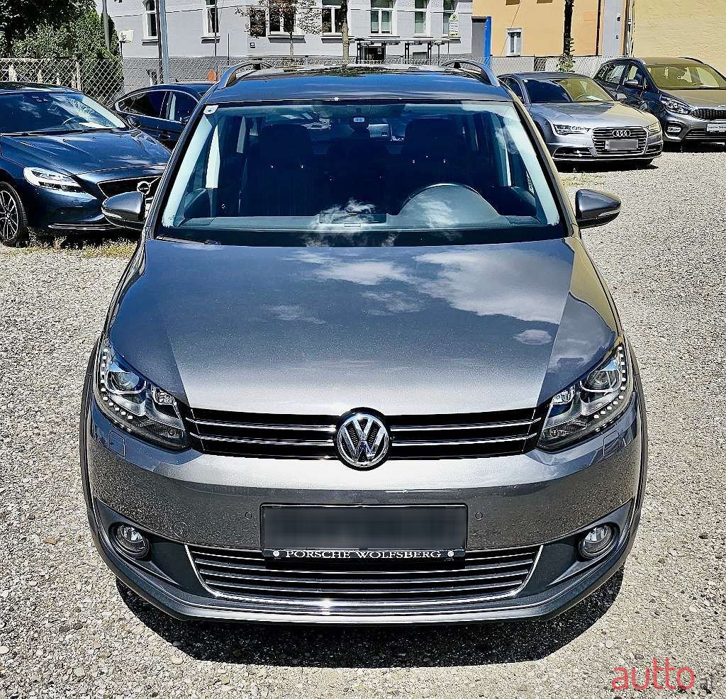 2013' Volkswagen Touran photo #4