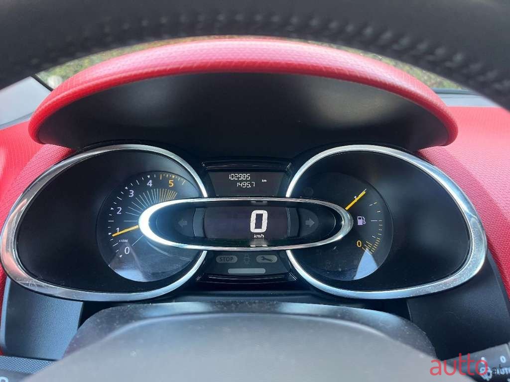 2013' Renault Clio photo #1