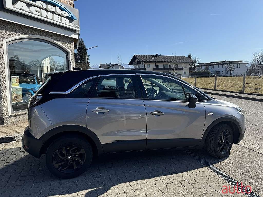 2020' Opel Crossland photo #3