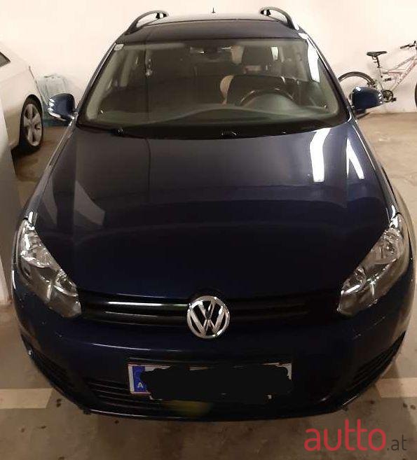 2011' Volkswagen Golf photo #2