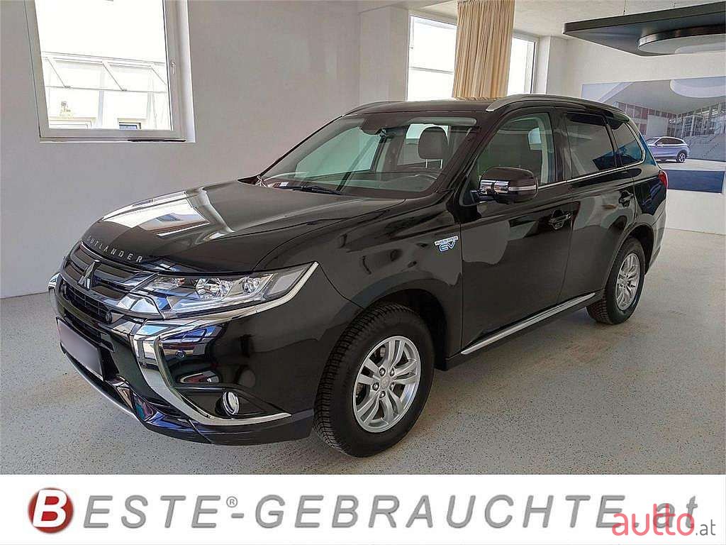 2016' Mitsubishi Outlander photo #3