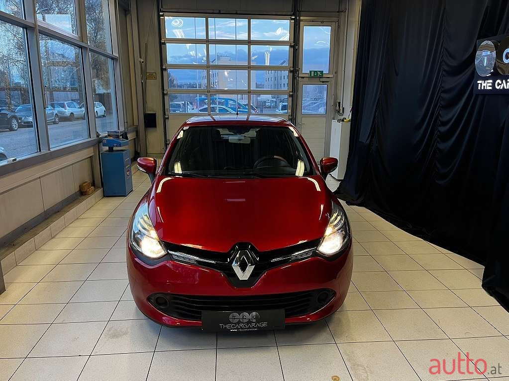 2013' Renault Clio photo #2