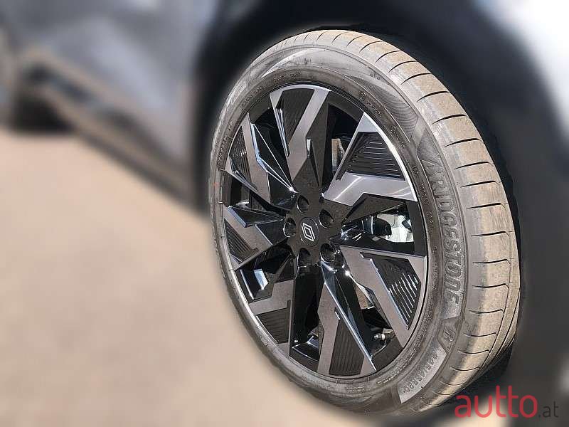 2024' Renault Rafale photo #5