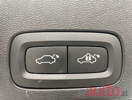 2019' Volvo XC60 photo #5