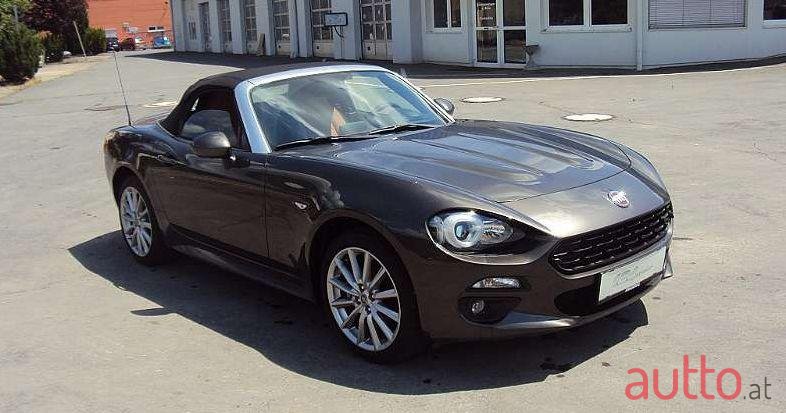 2018' Fiat 124 Spider photo #2