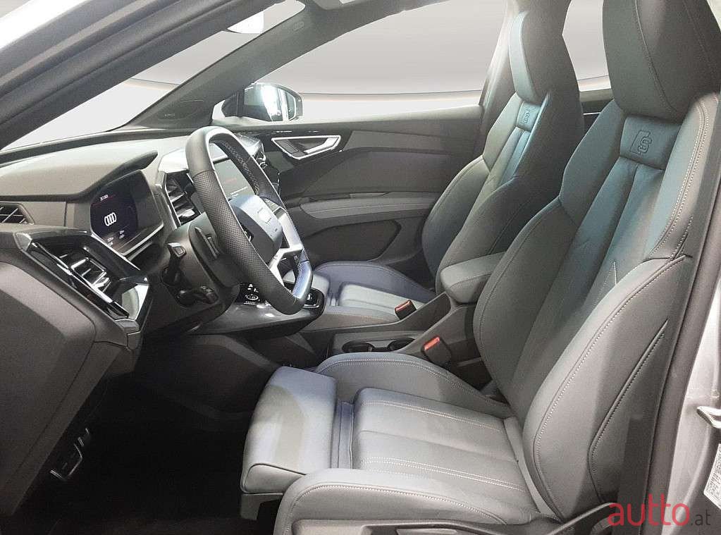 2023' Audi Q4 photo #6