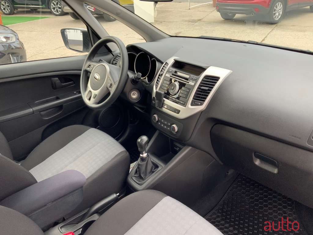 2017' Kia Venga photo #5