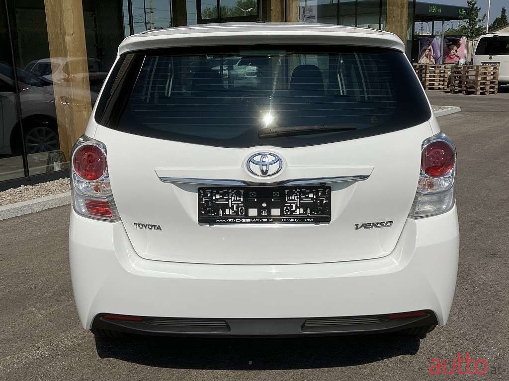 2016' Toyota Verso photo #4