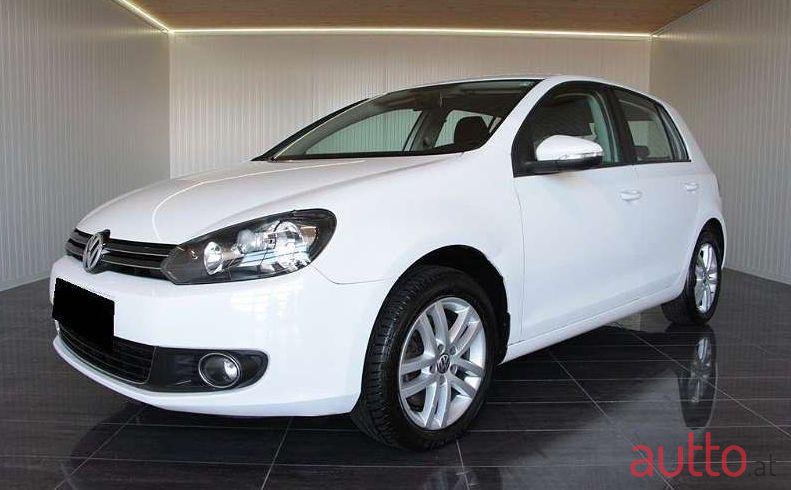 2009' Volkswagen Golf photo #1