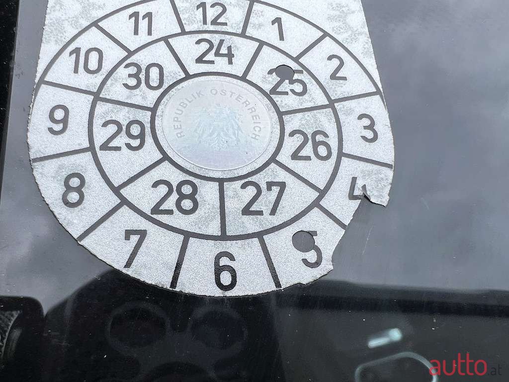 2010' Porsche Cayenne photo #3