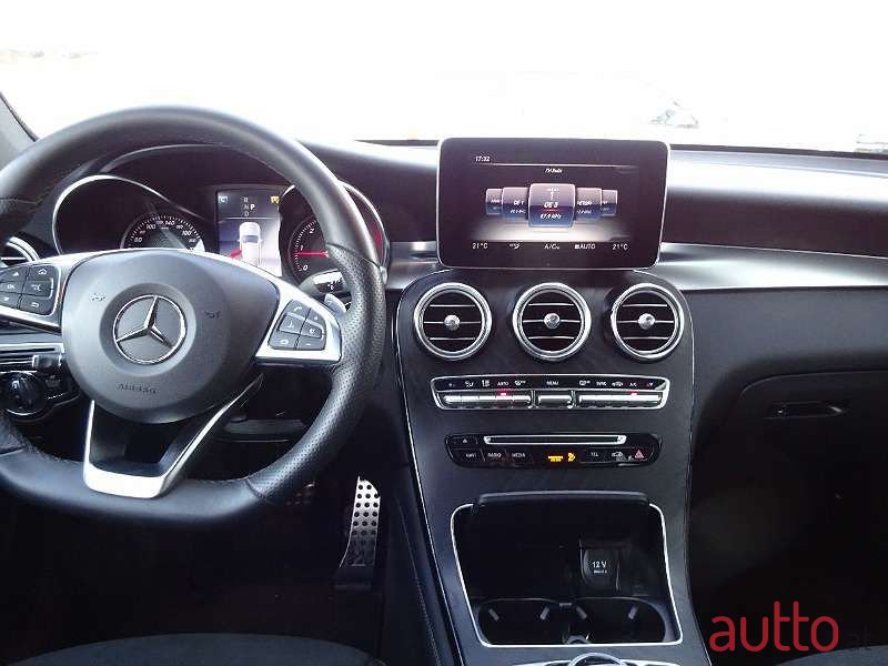 2019' Mercedes-Benz Clc-Klasse photo #5