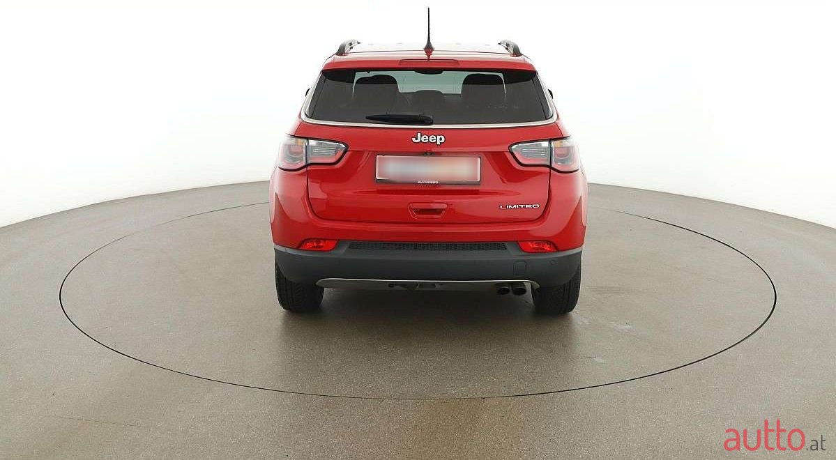 2018' Jeep Compass photo #4