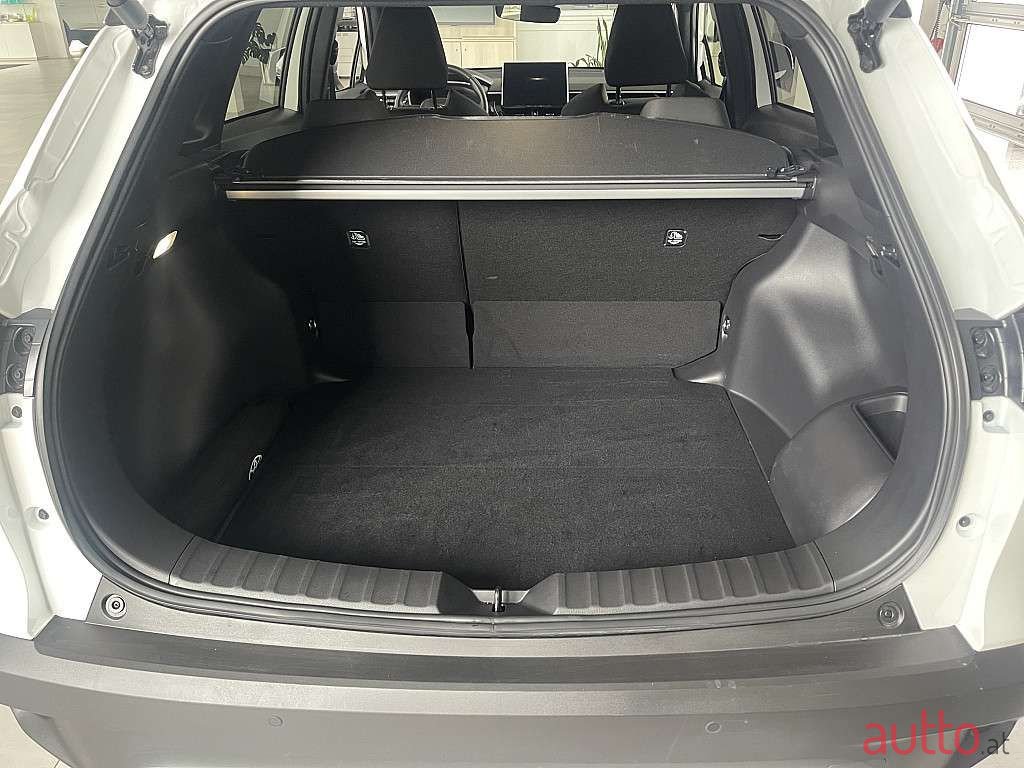 2023' Toyota Corolla Cross photo #4