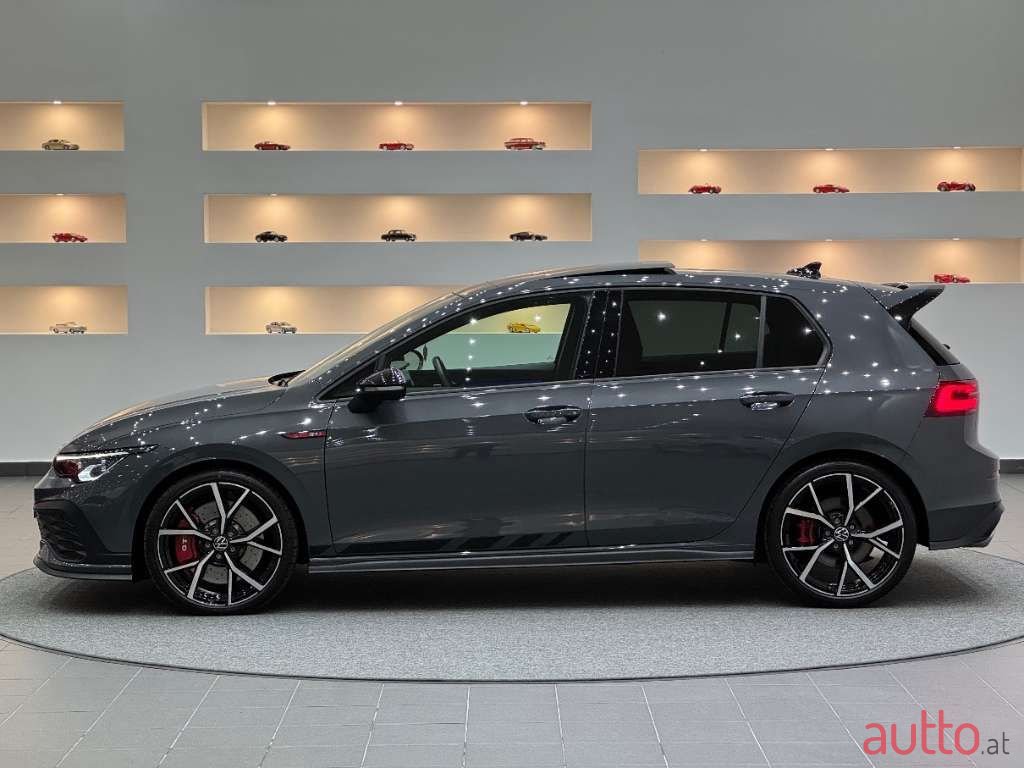 2021' Volkswagen Golf photo #2