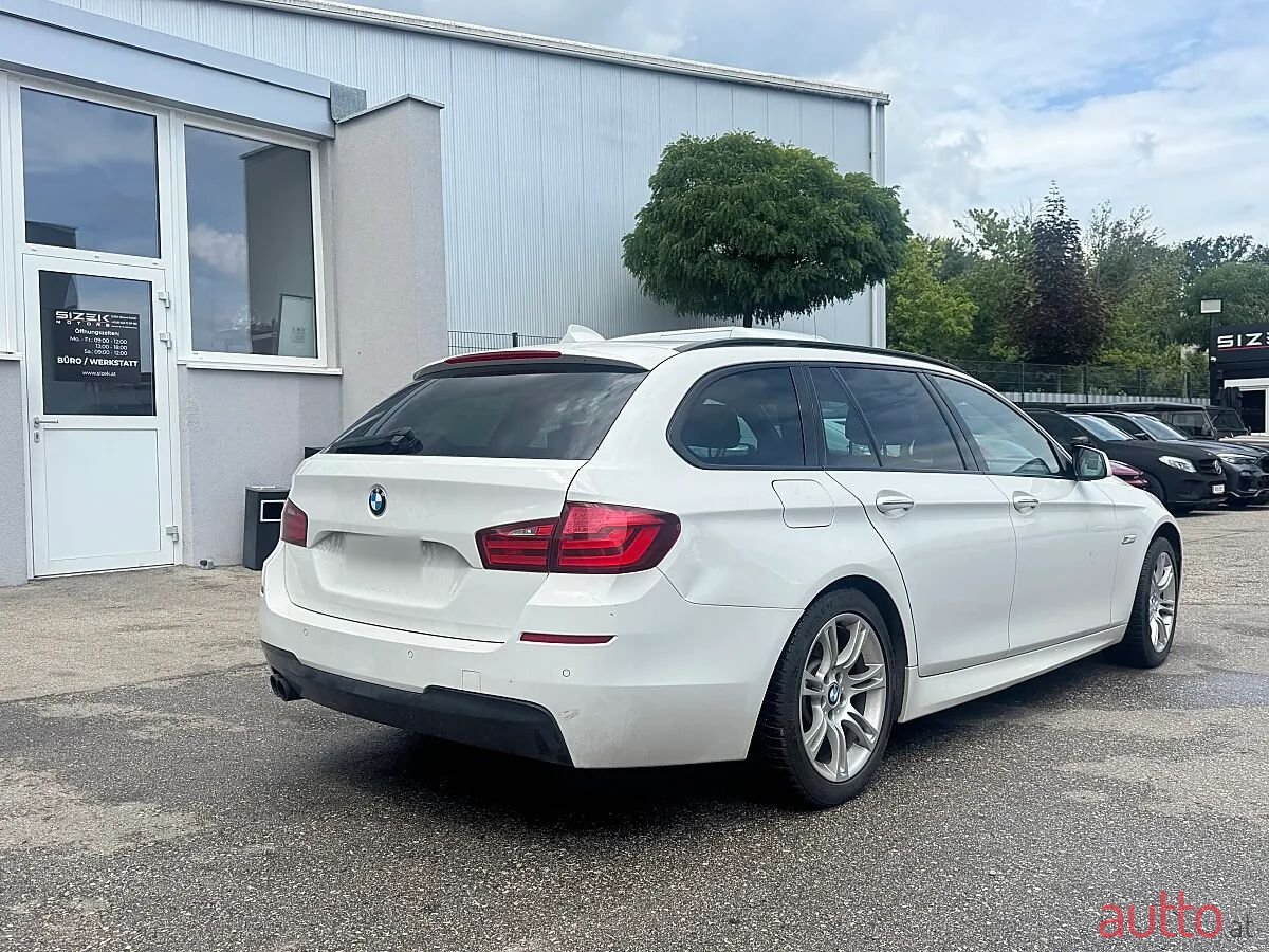 2011' BMW 5Er-Reihe photo #3