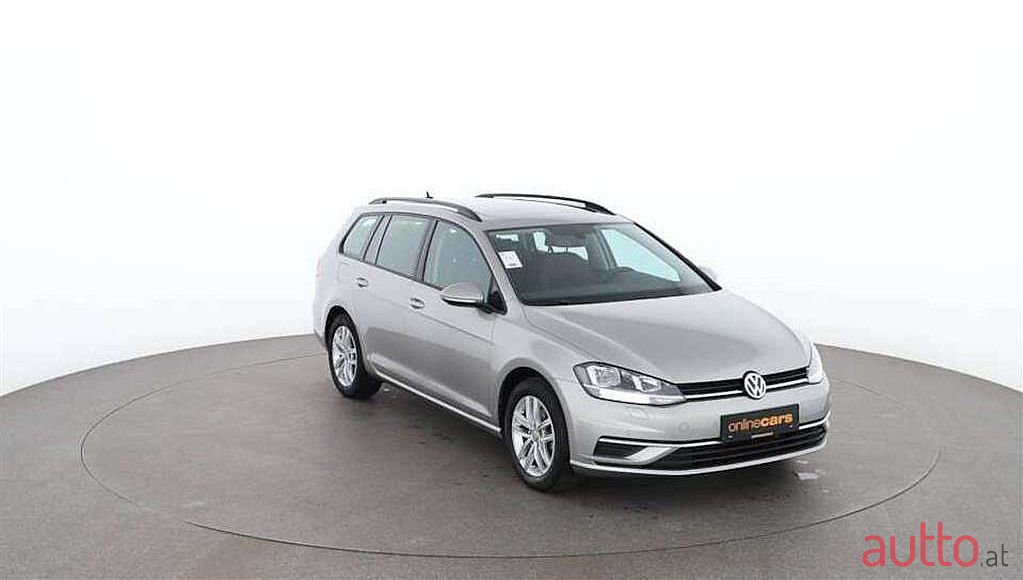 2018' Volkswagen Golf photo #6