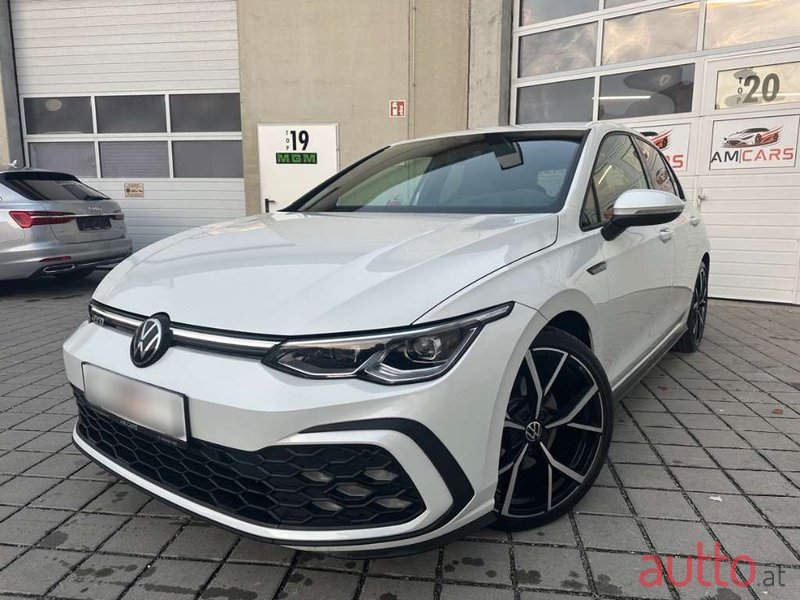 2022' Volkswagen Golf photo #2