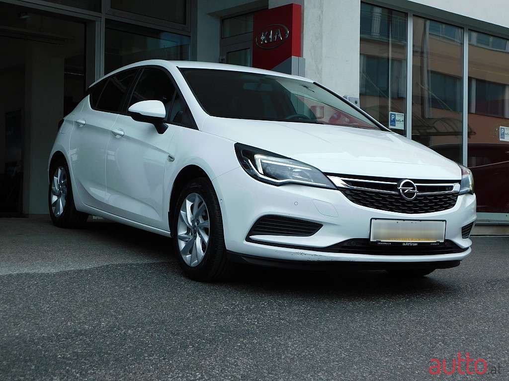 2019' Opel Astra photo #4