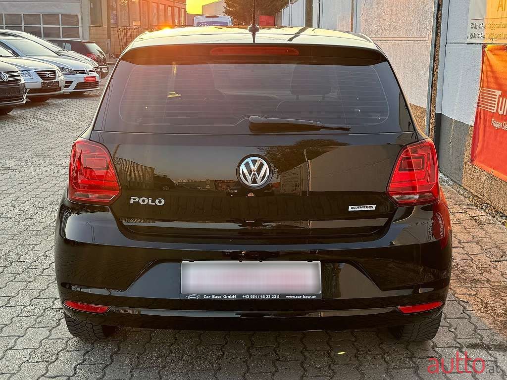 2017' Volkswagen Polo photo #5