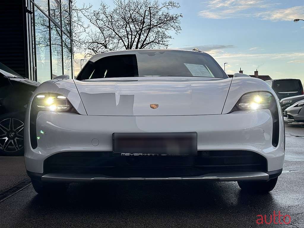 2022' Porsche Taycan photo #5