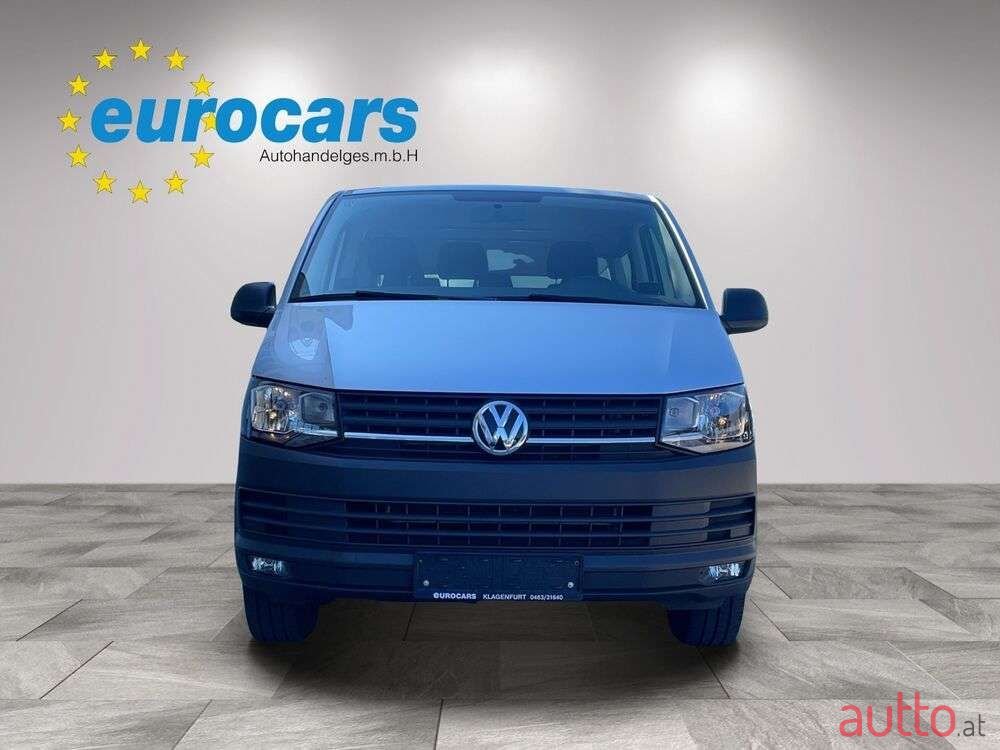 2018' Volkswagen Caravelle photo #2