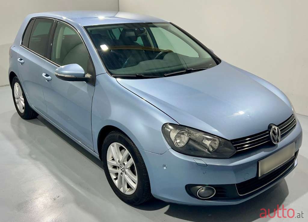 2009' Volkswagen Golf photo #1