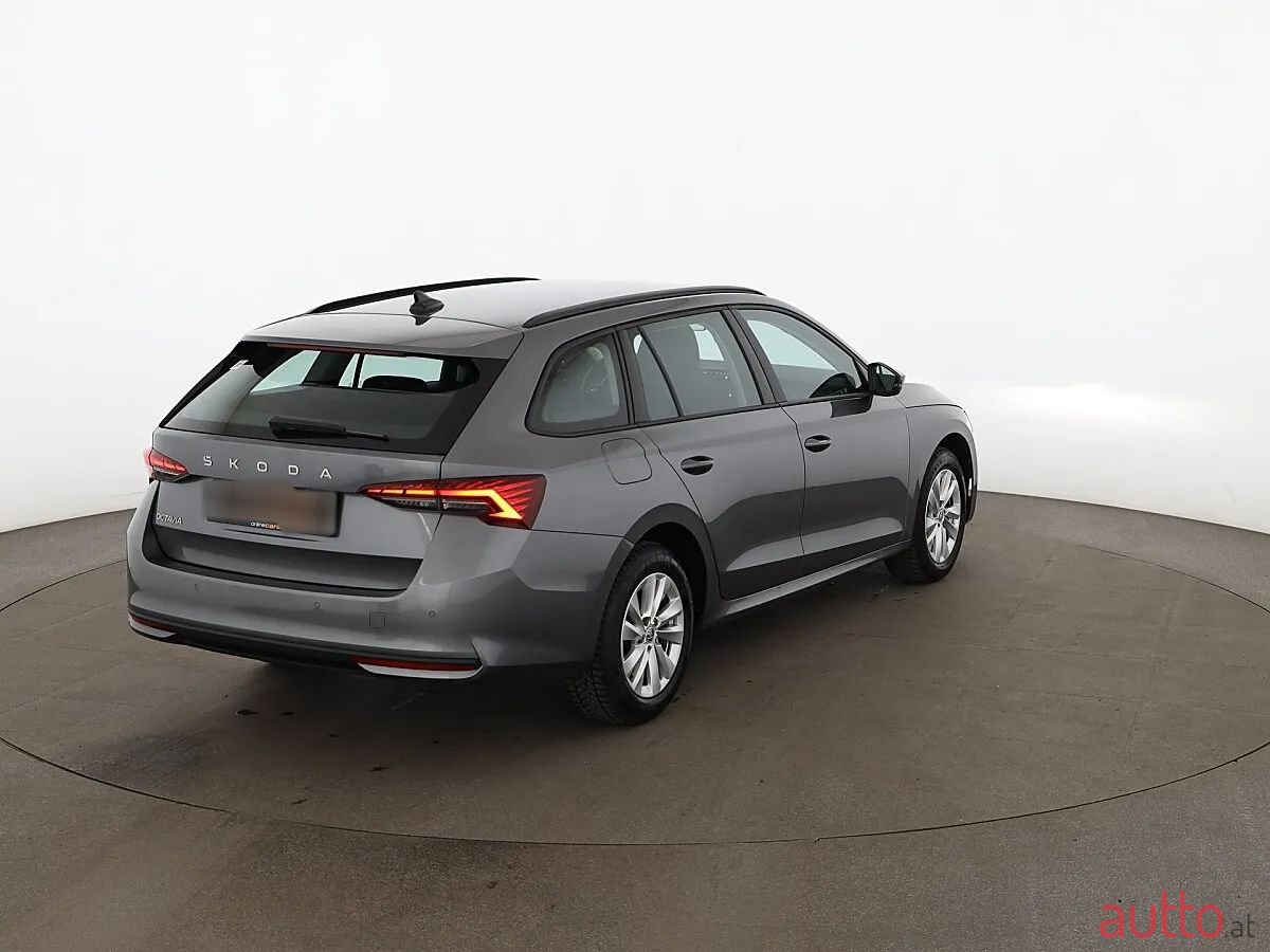 2024' Skoda Octavia photo #2