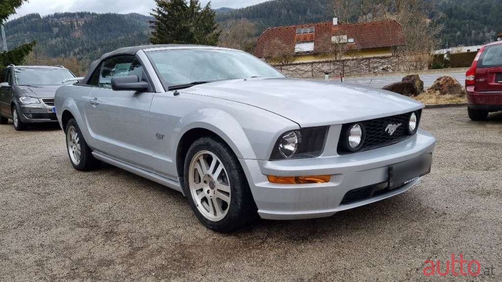 2005' Ford Mustang photo #5