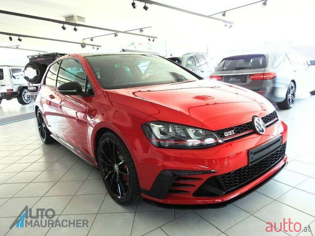 2018' Volkswagen Golf photo #2