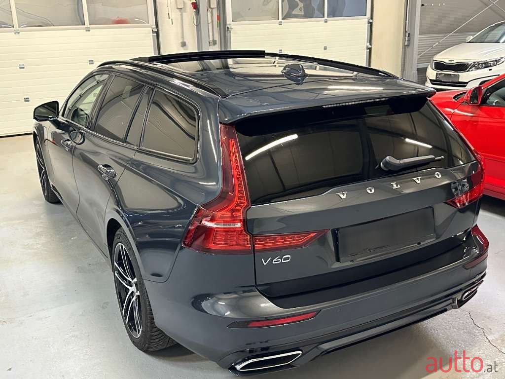 2019' Volvo V60 photo #6