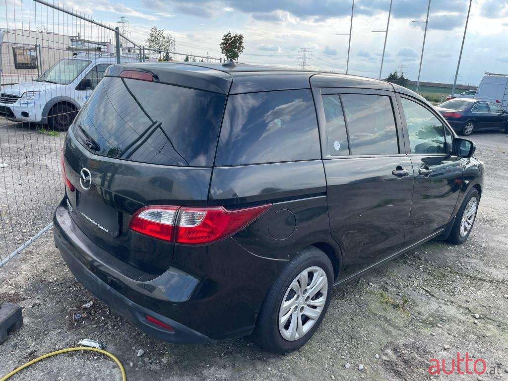 2011' Mazda Mazda5 photo #5