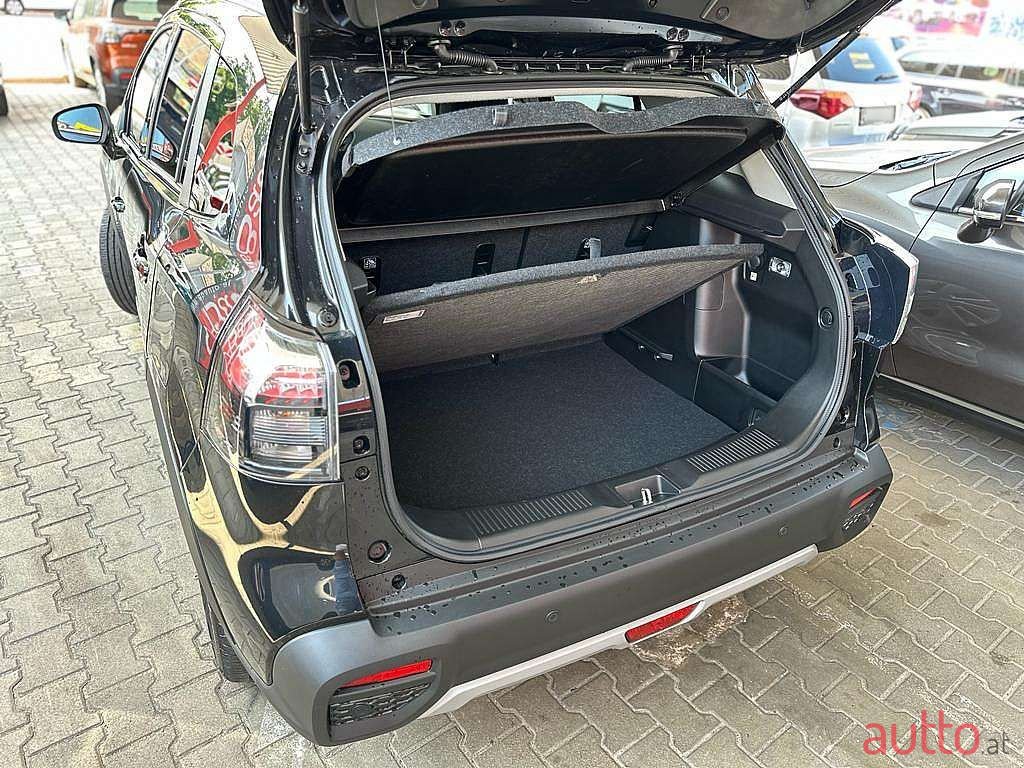 2023' Suzuki S-Cross photo #5