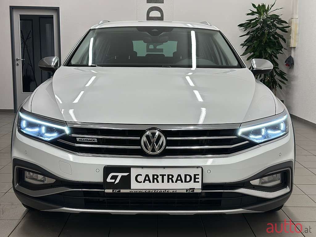 2020' Volkswagen Passat photo #2
