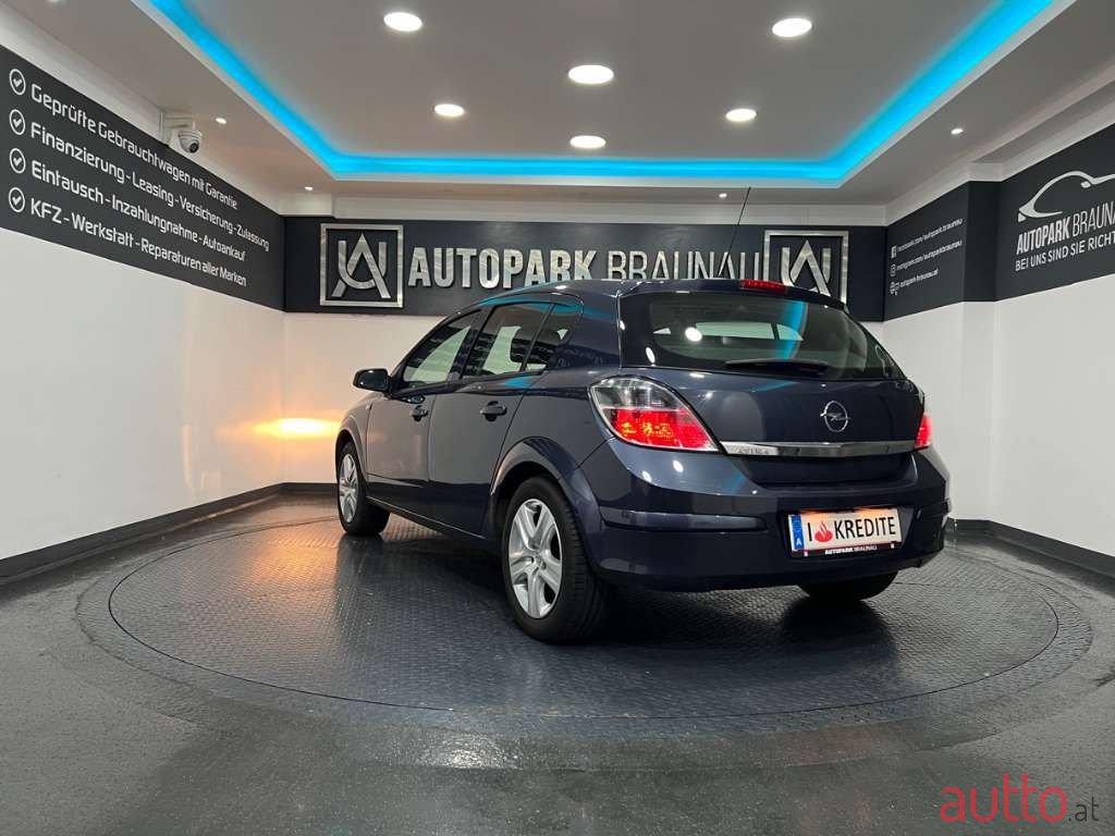 2009' Opel Astra photo #4