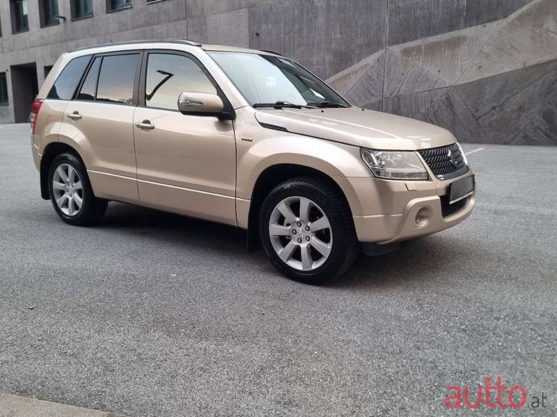 2010' Suzuki Vitara photo #1