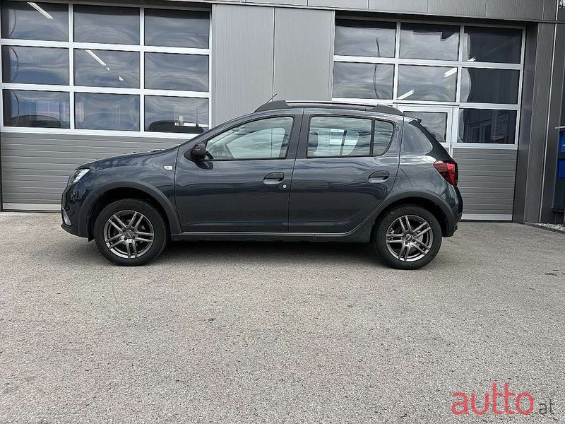 2020' Dacia Sandero photo #6